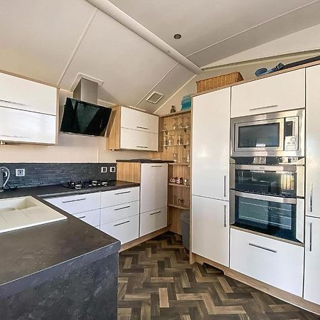 Luxury Caravan At Seaview Holiday Park In Kent Ref 47034Pb Whitstable Exterior foto