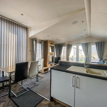 Luxury Caravan At Seaview Holiday Park In Kent Ref 47034Pb Whitstable Exterior foto