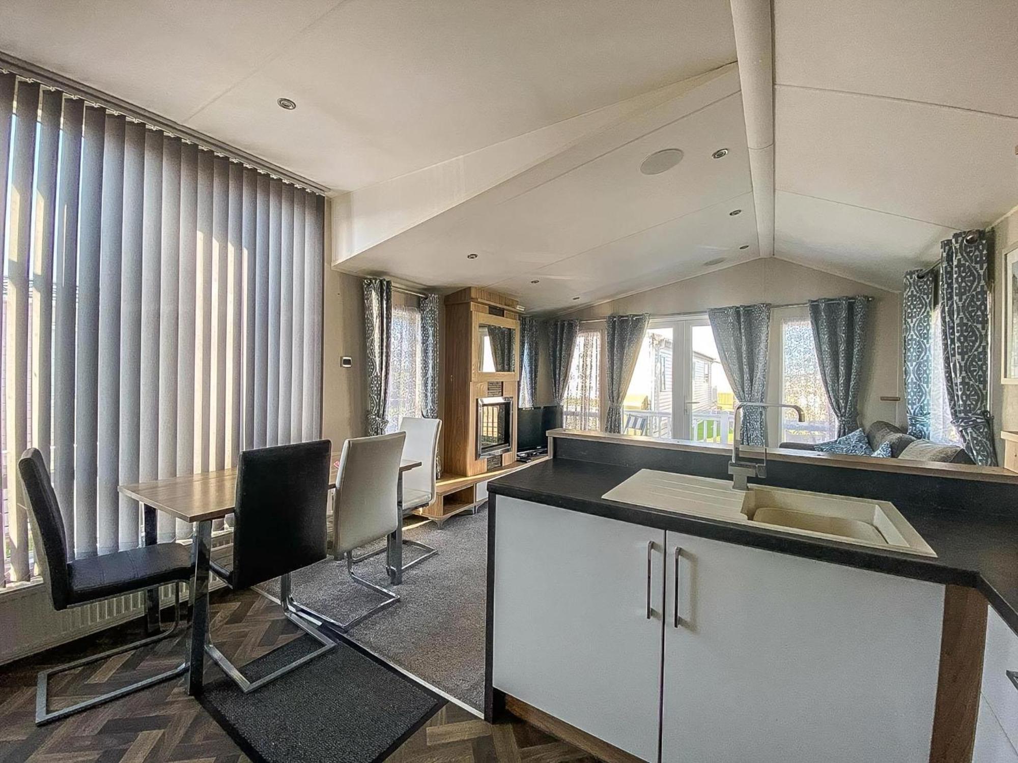 Luxury Caravan At Seaview Holiday Park In Kent Ref 47034Pb Whitstable Exterior foto